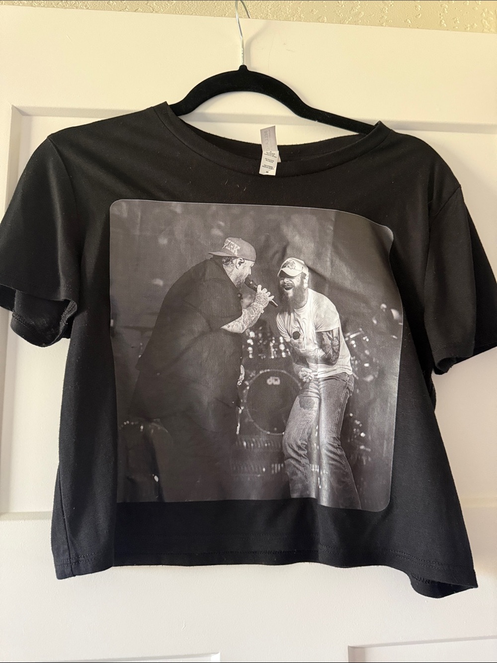 Black Graphic Band Photo Cropped Tee - Unbranded